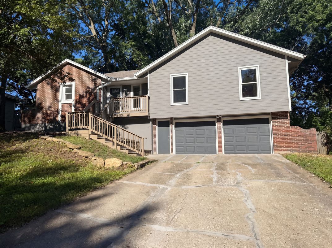 Property photo 1 of 205 NE 1st Street Ter