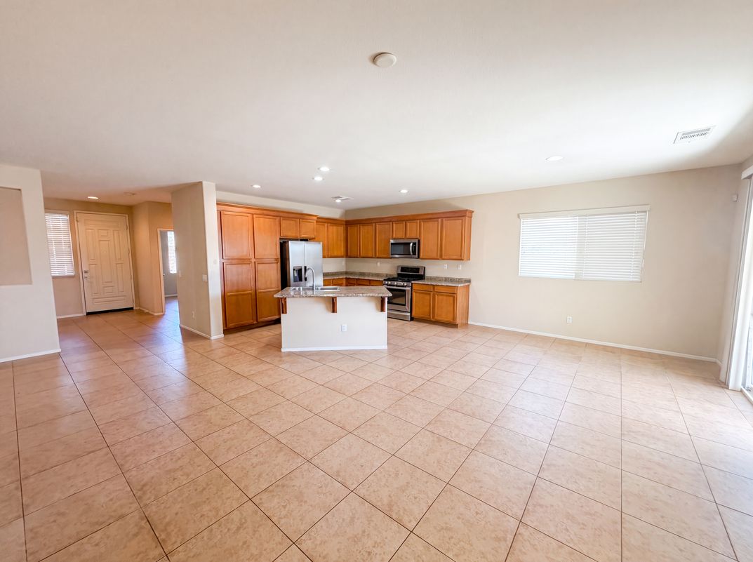 Property photo 2 of 12783 Brandon St