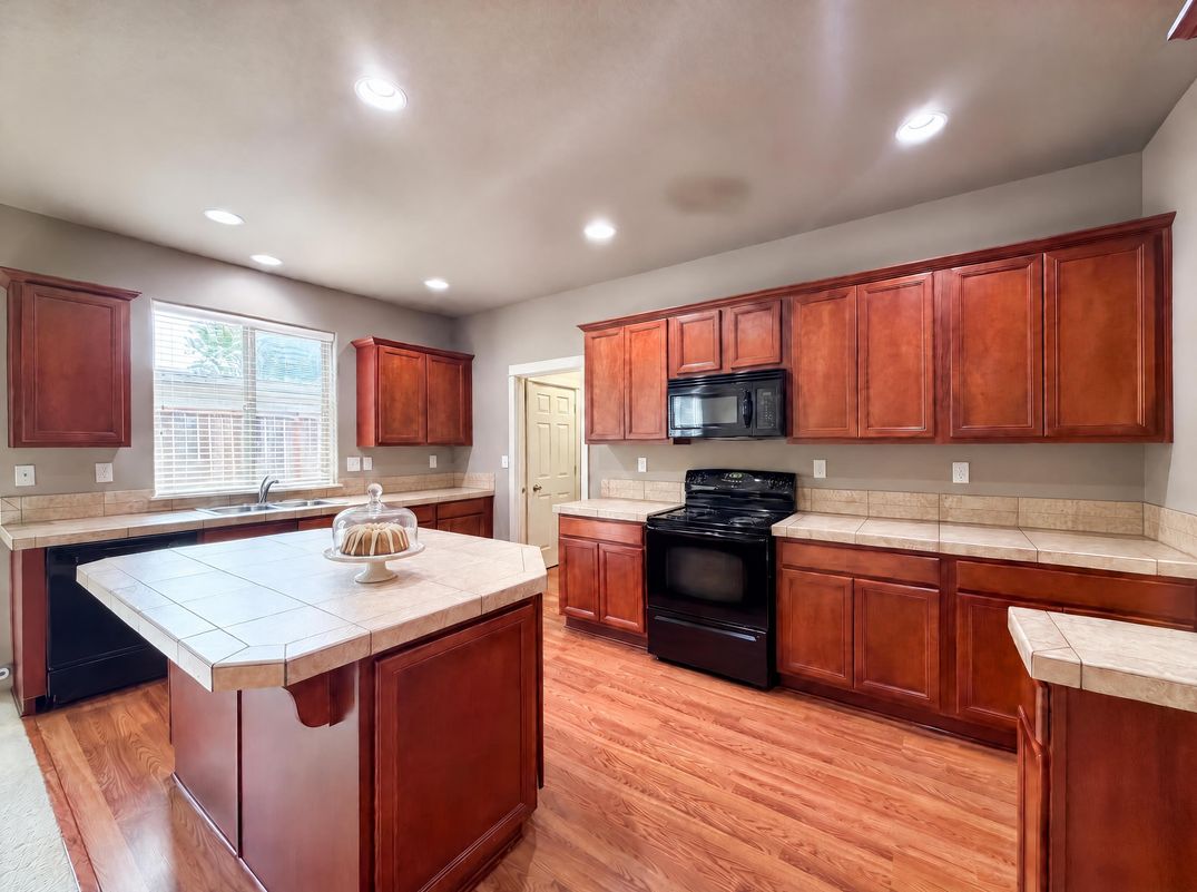 Property photo 2 of 1724 SW Willowview Ter