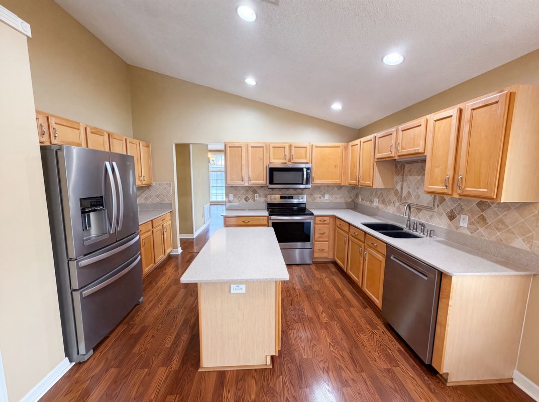 Property photo 2 of 3788 Seminole Dr