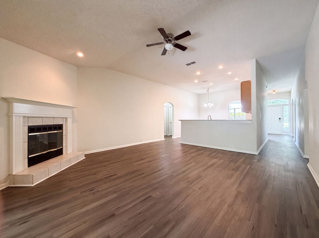 Property photo 3 of 8436 Staplehurst Dr W