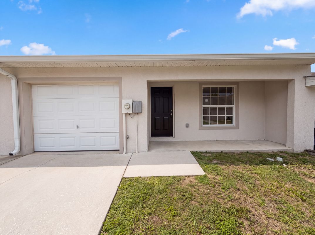 Property photo 1 of 37209 Grassy Hill Ln