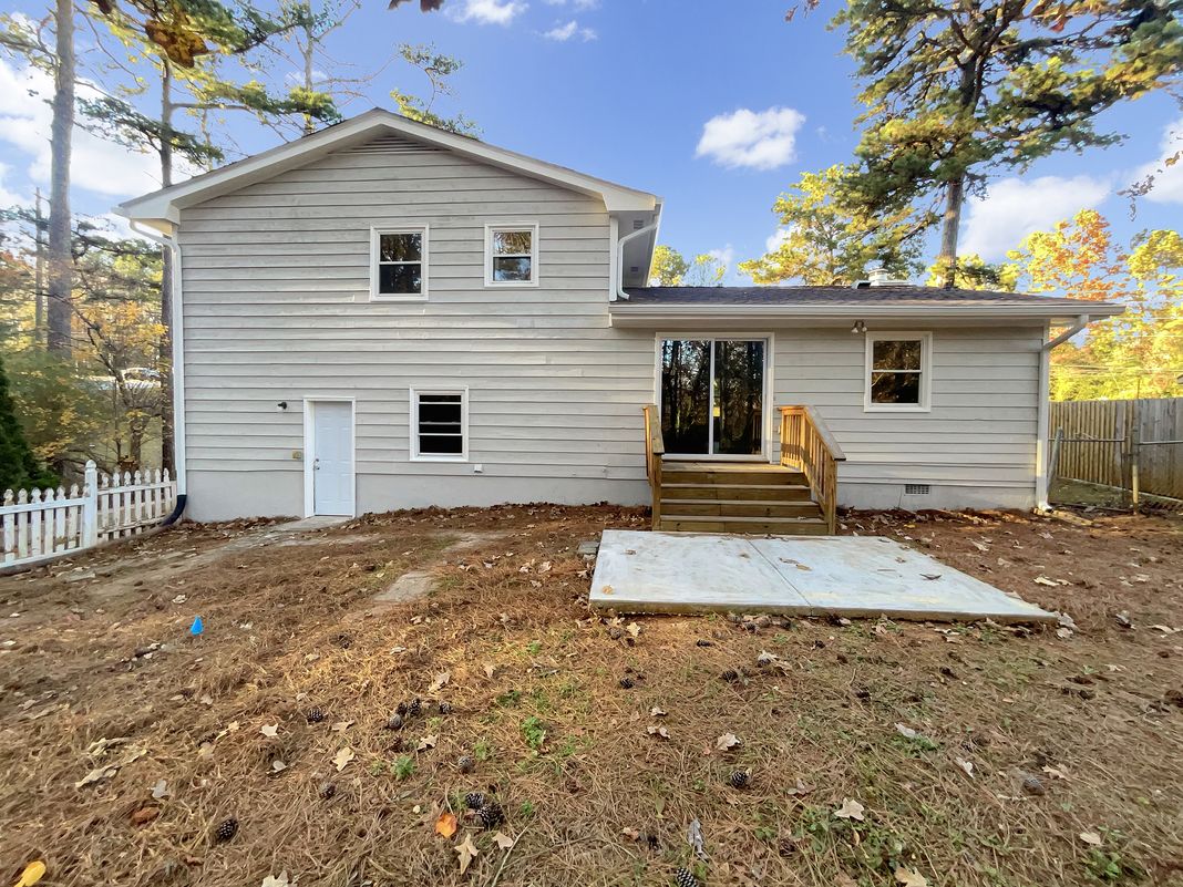Property photo 2 of 48 Russell Rd
