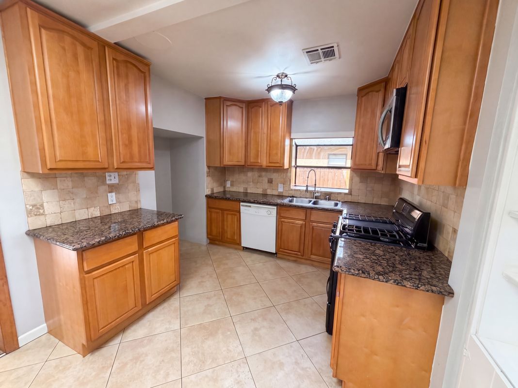 Property photo 2 of 509 Calhoun Pl