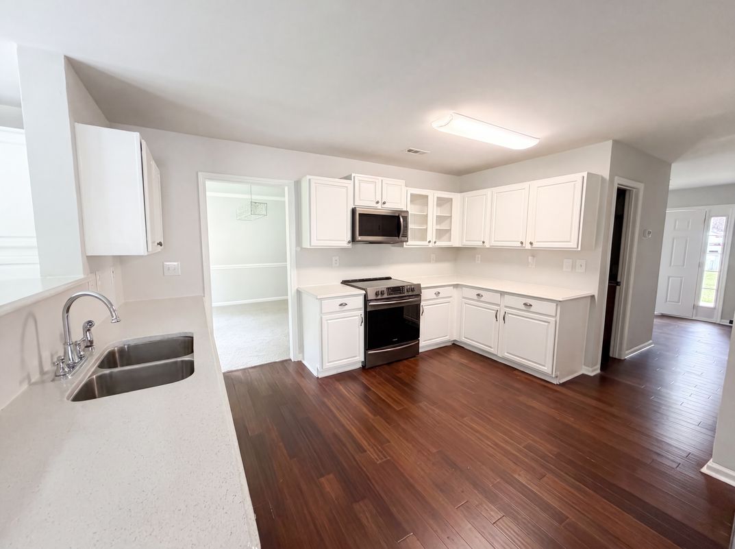 Photo 2 of 23 of 4024 Fifendrum Ln, Charlotte, NC