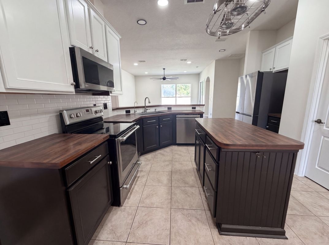Property photo 2 of 45168 Ingleham Cir