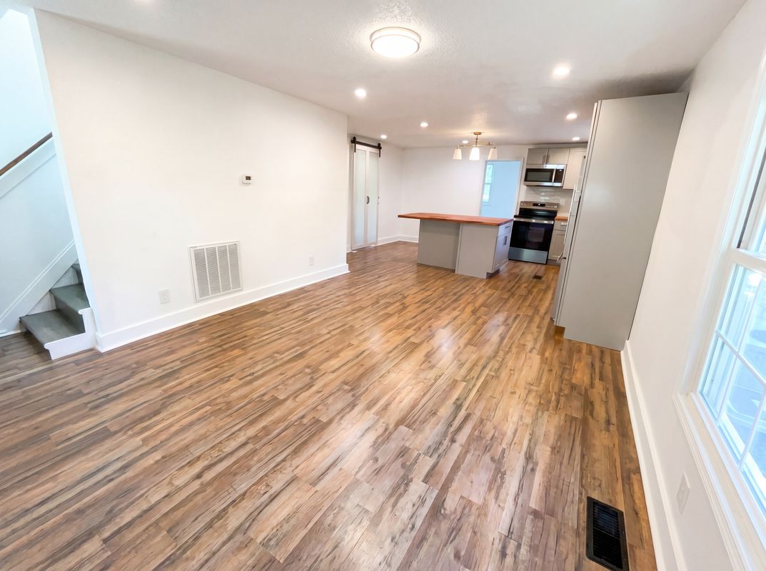 Property photo 3 of 410 Madison St
