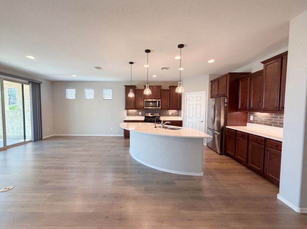 Property photo 2 of 4387 N Presidio Dr
