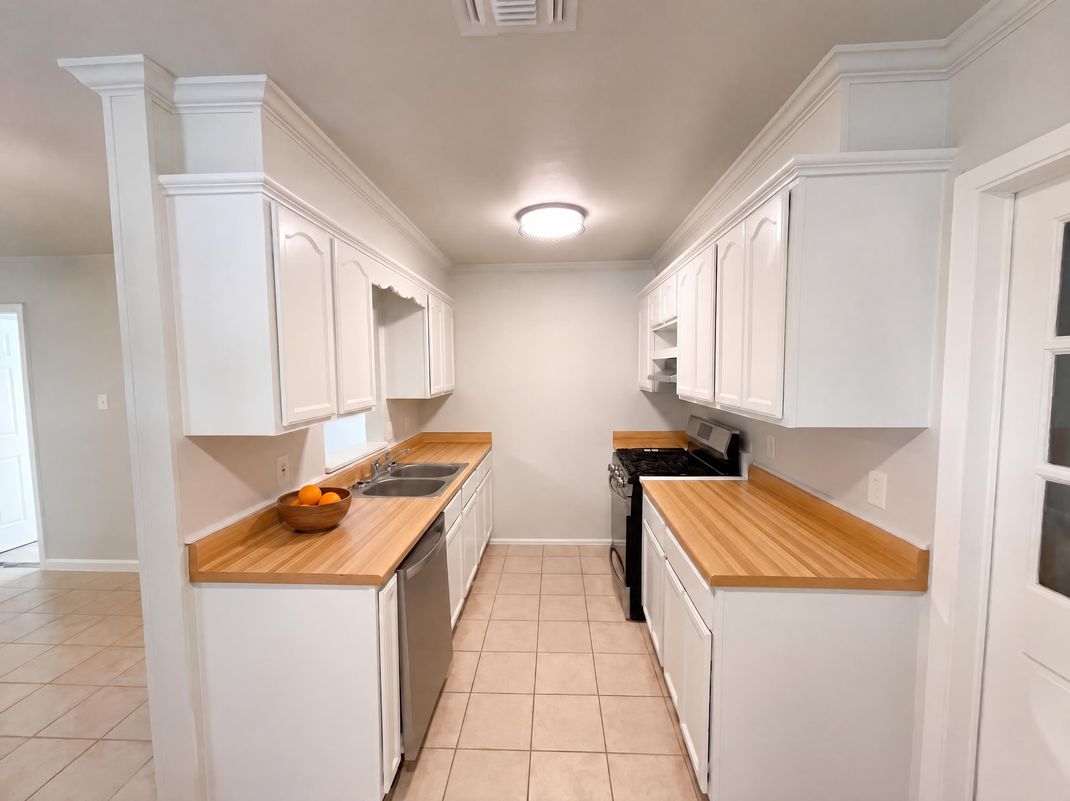 Property photo 2 of 403 Samuel St