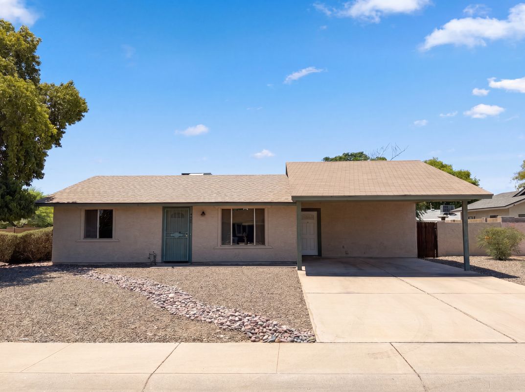 Property photo 1 of 2023 E Cindy St