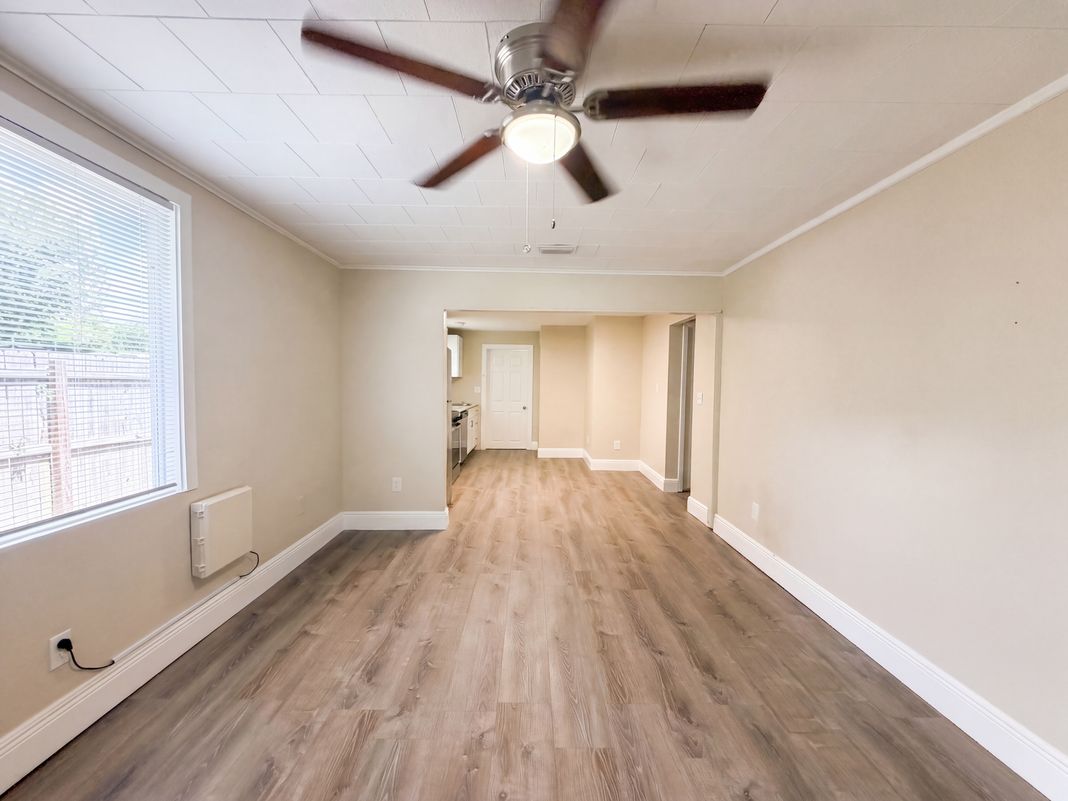 Property photo 3 of 8103 N 18th St