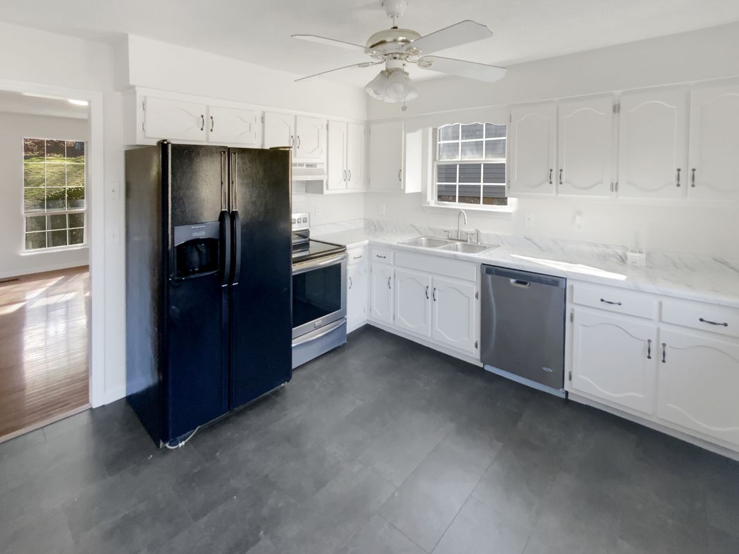 Property photo 2 of 7511 Irongate Dr