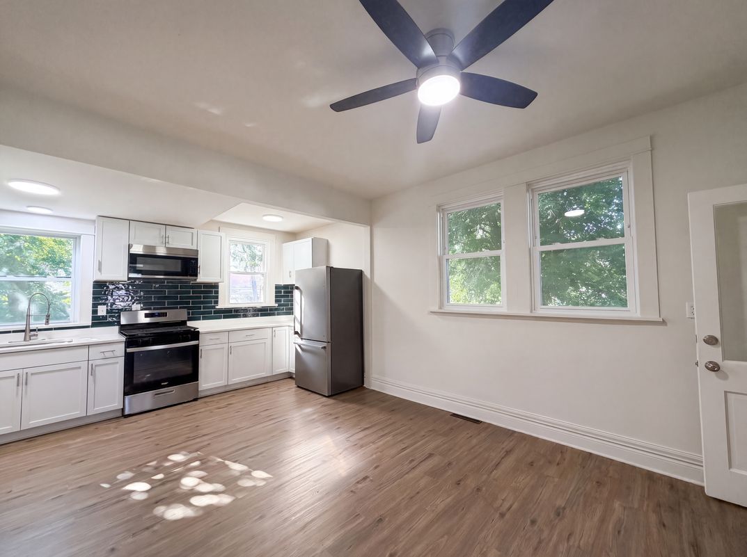 Property photo 2 of 415 N 4th St