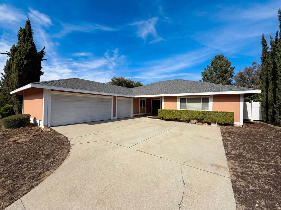 Property photo 1 of 1640 Aspen Grove Ln