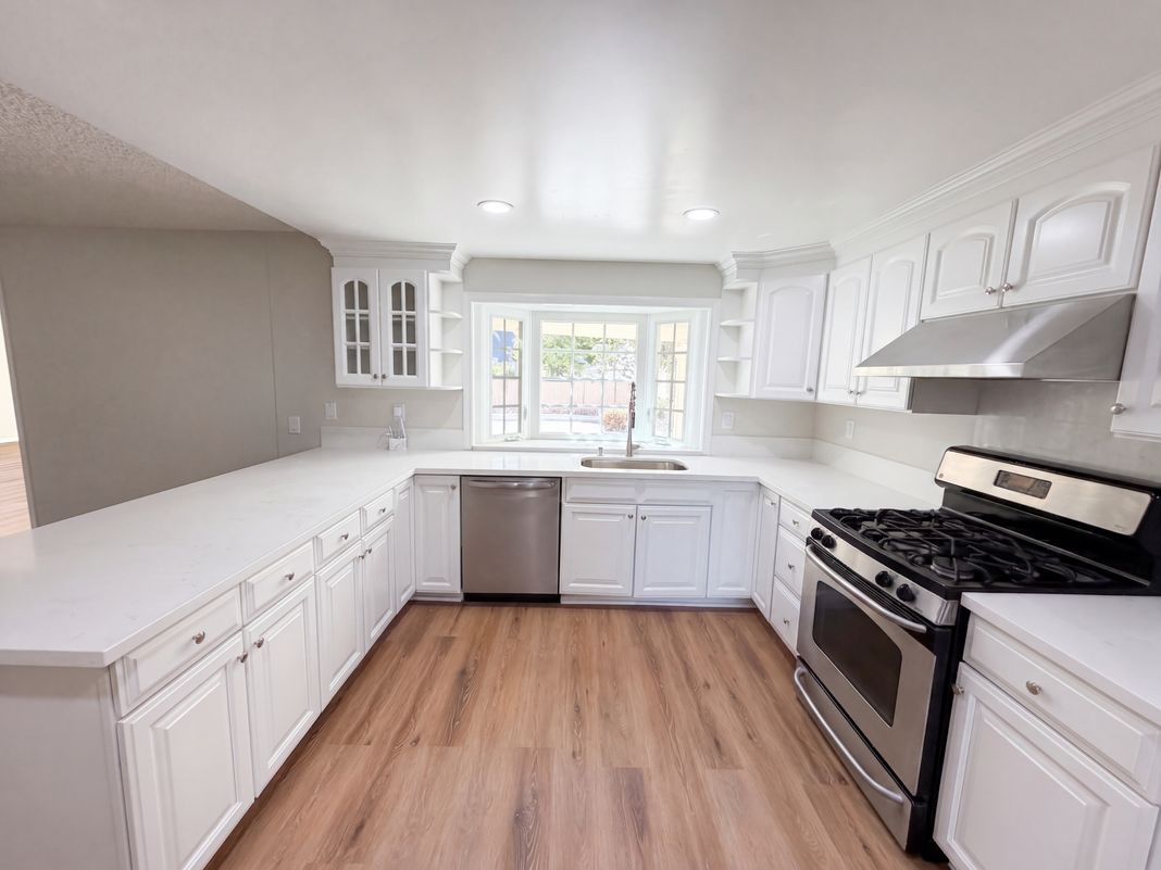 Property photo 2 of 8452 Hazelwood Cir