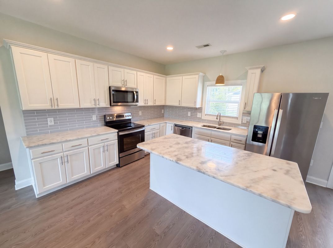 Property photo 2 of 7825 Medlin Rd