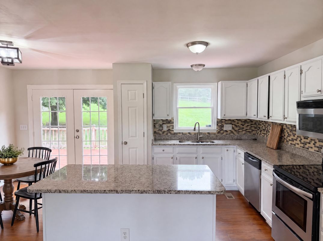 Property photo 2 of 8749 Christopher Ln