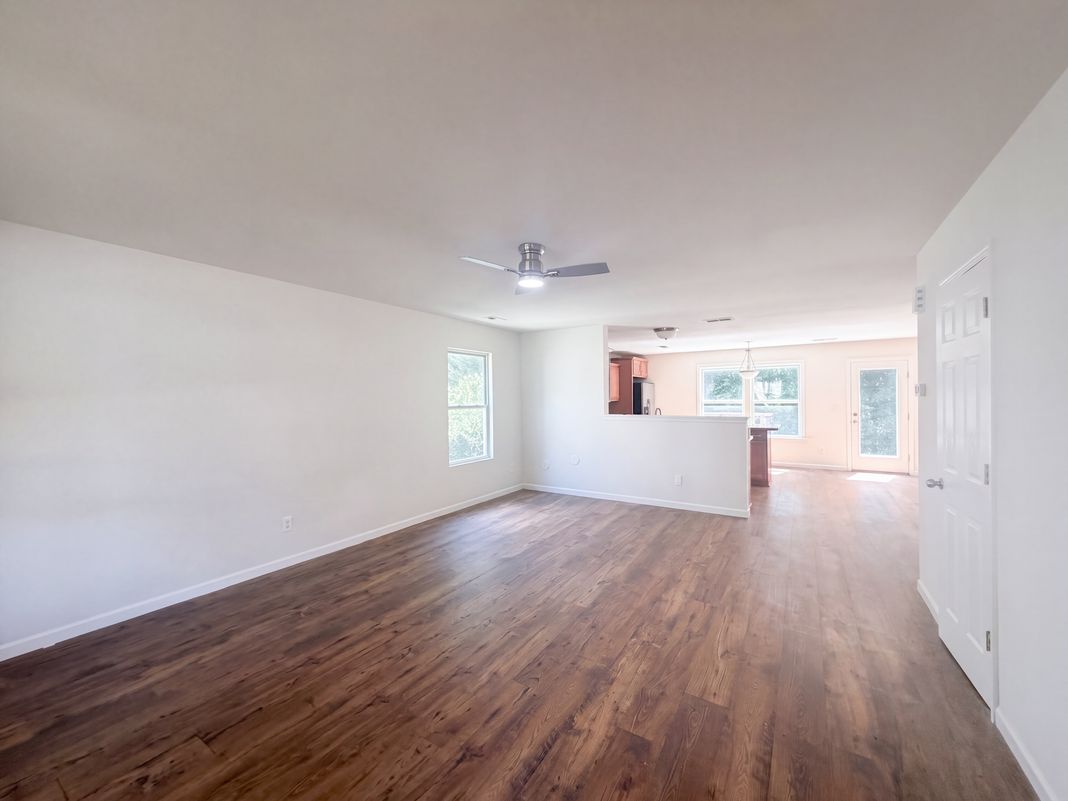 Property photo 3 of 112 Sheridan Ct