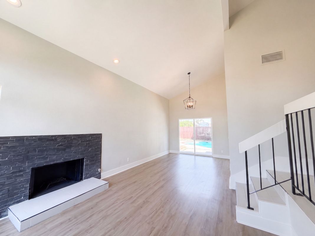 Property photo 3 of 6005 La Castana Way