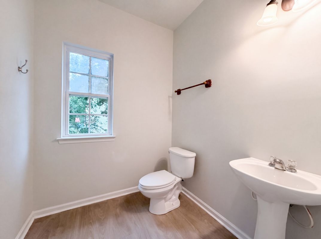 Photo 4 of 18 of 127 Edgington St, Mooresville, NC