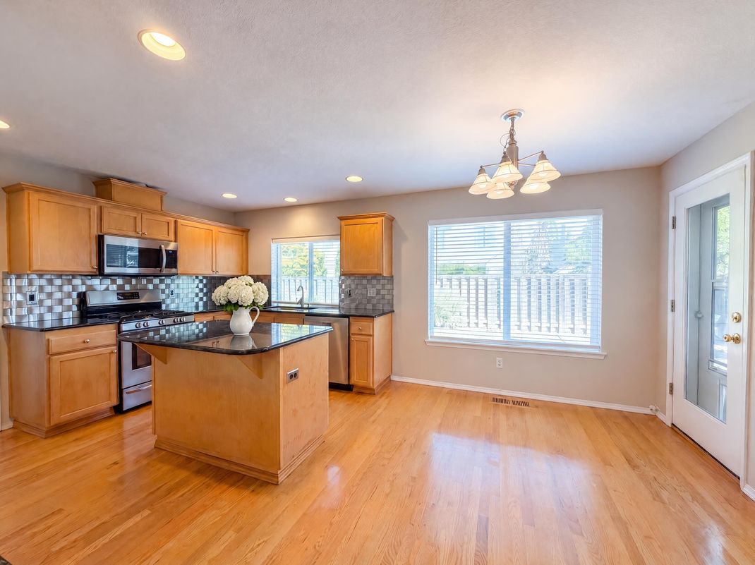 Property photo 2 of 1267 NE Morning Sun Dr