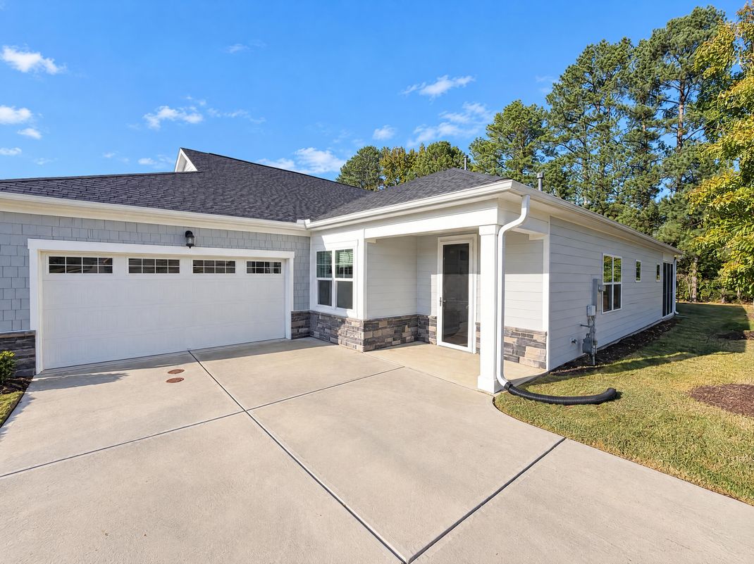 Property photo 1 of 151 Olivine Dr