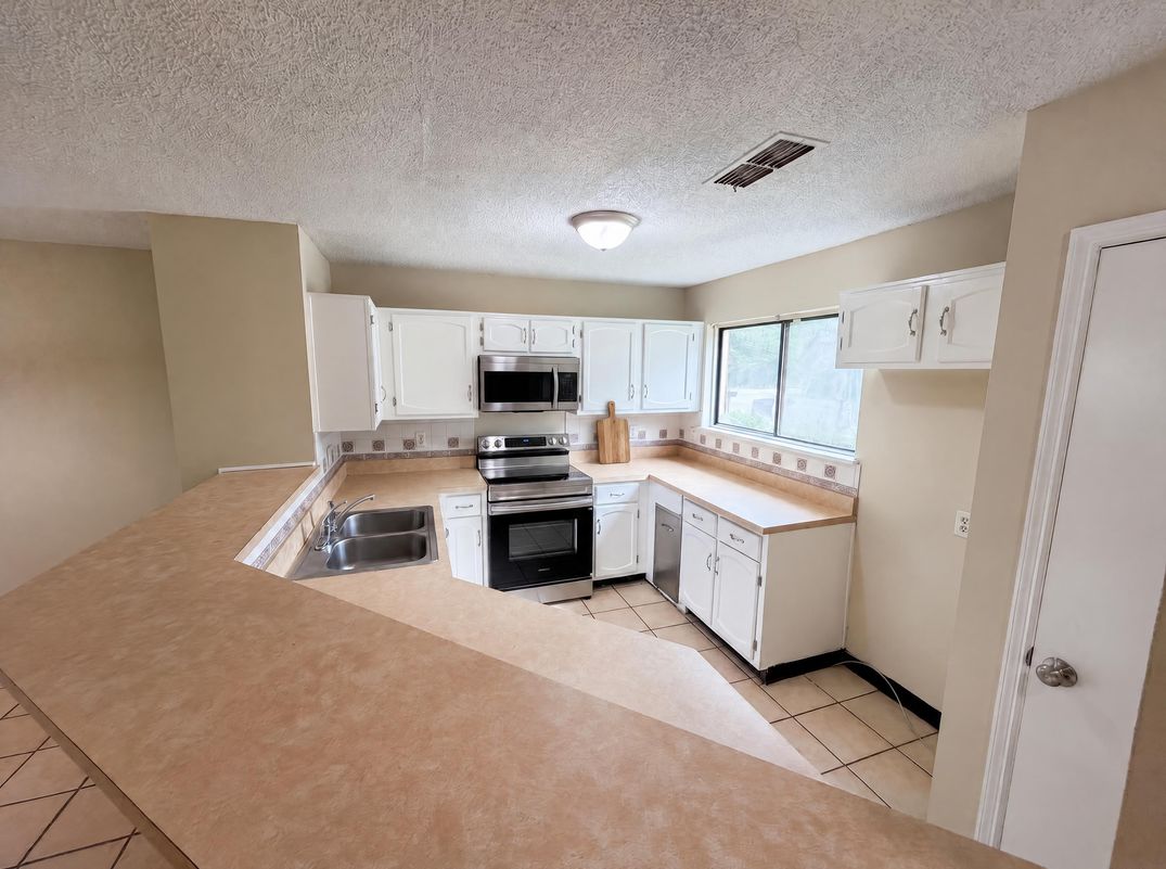 Property photo 2 of 3271 Tennington Pl # 0