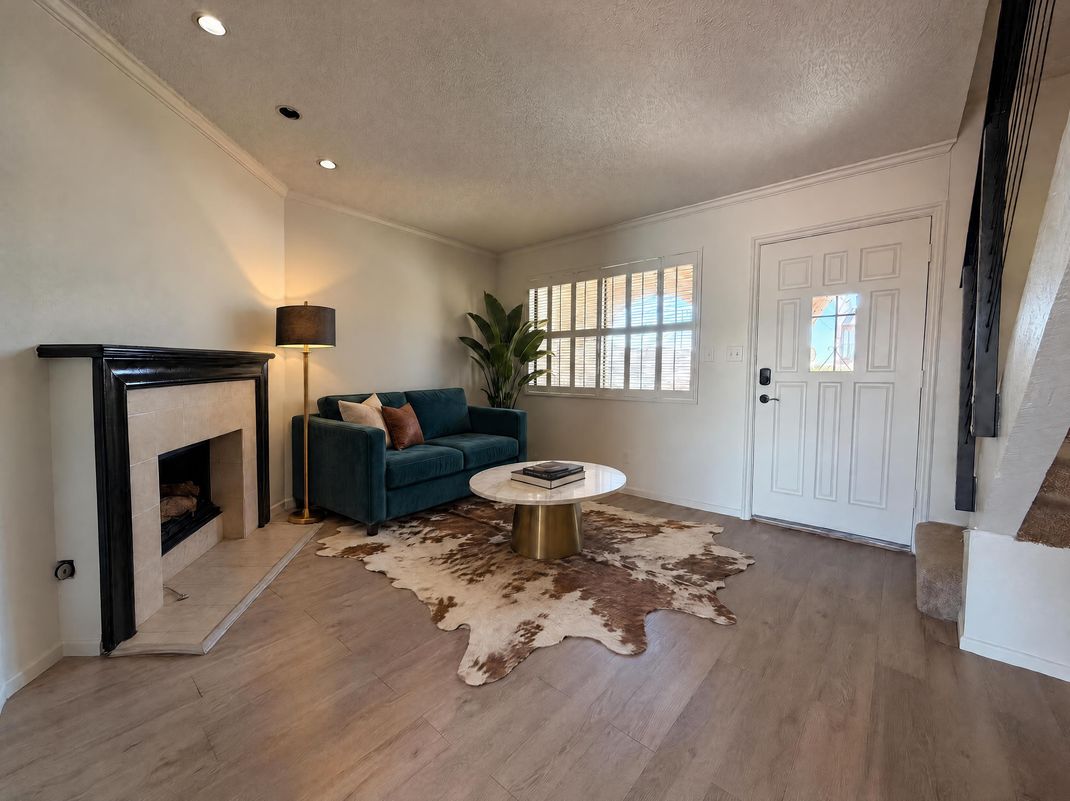 Property photo 3 of 5240 Janfred Ct Unit 1