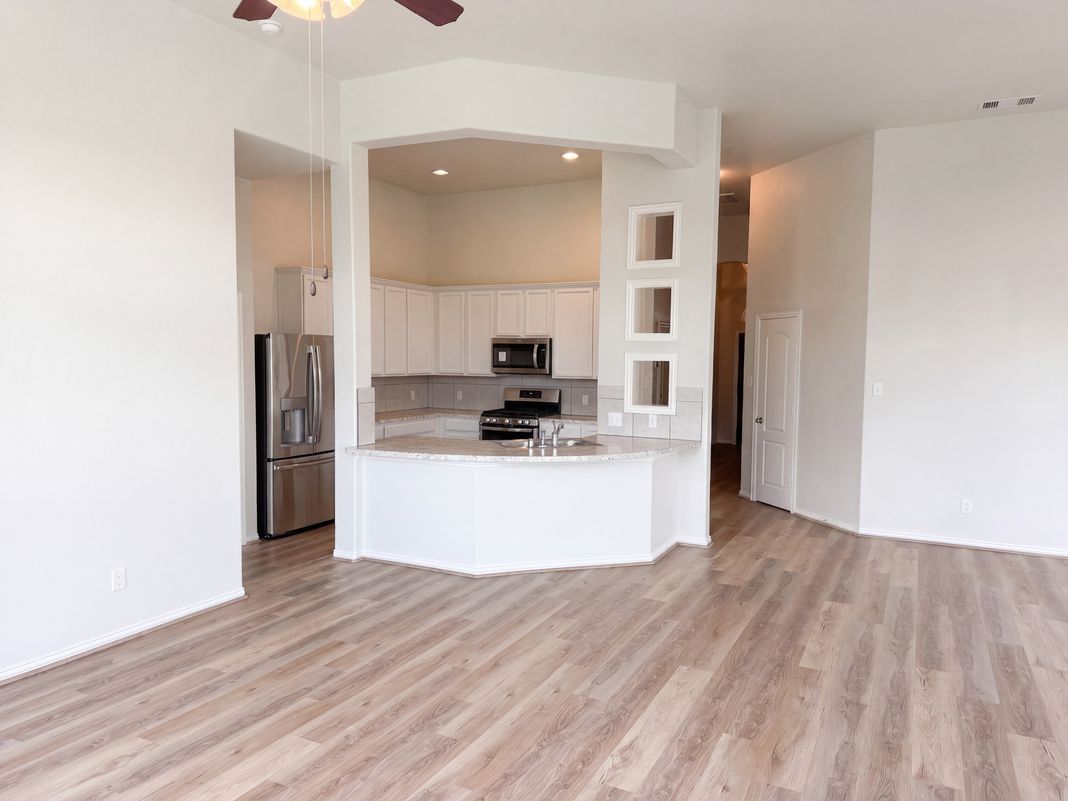 Property photo 3 of 7820 Amber Ct
