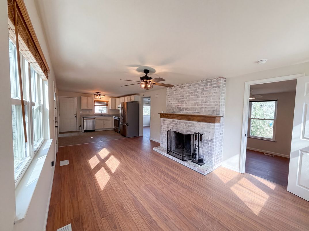 Property photo 3 of 8479 Lake Dr