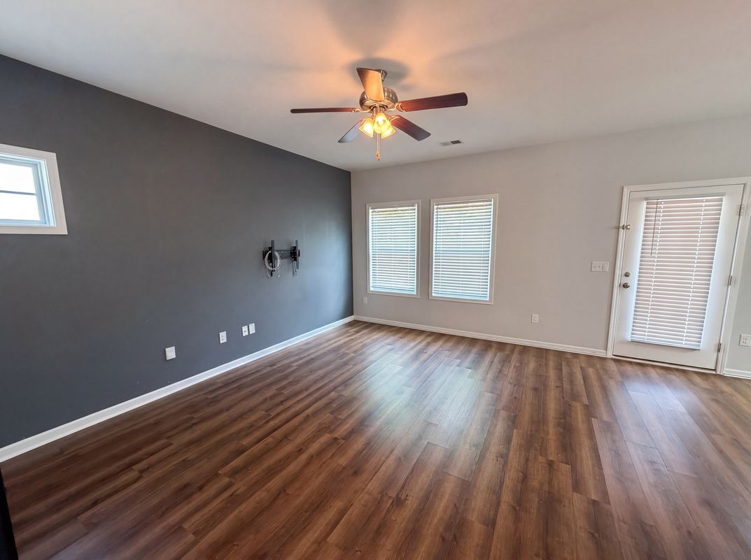 Property photo 3 of 164 Highland Park Ct