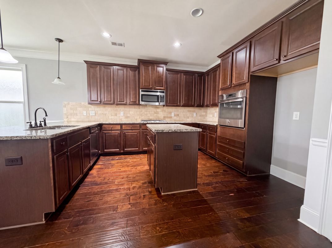 Property photo 2 of 148 Pink Camellia Ln