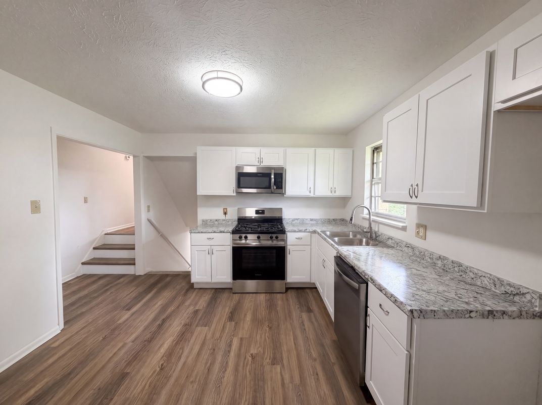Property photo 2 of 508 Bromley Ln
