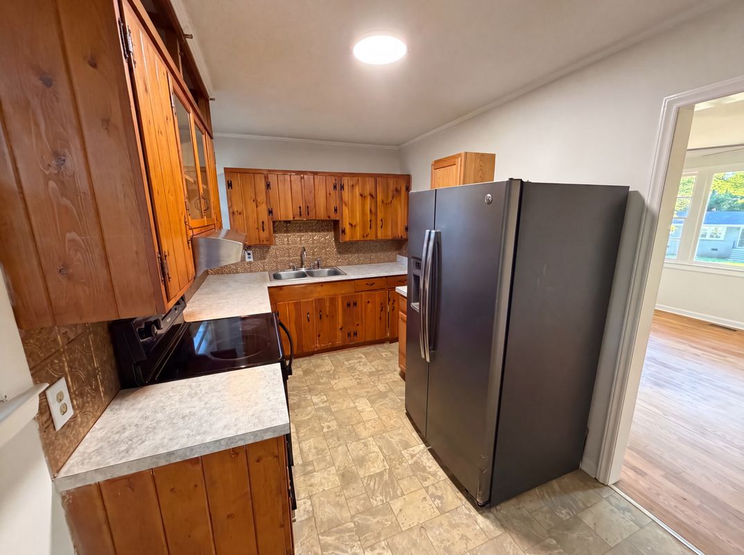 Property photo 2 of 1933 Choyce Cir