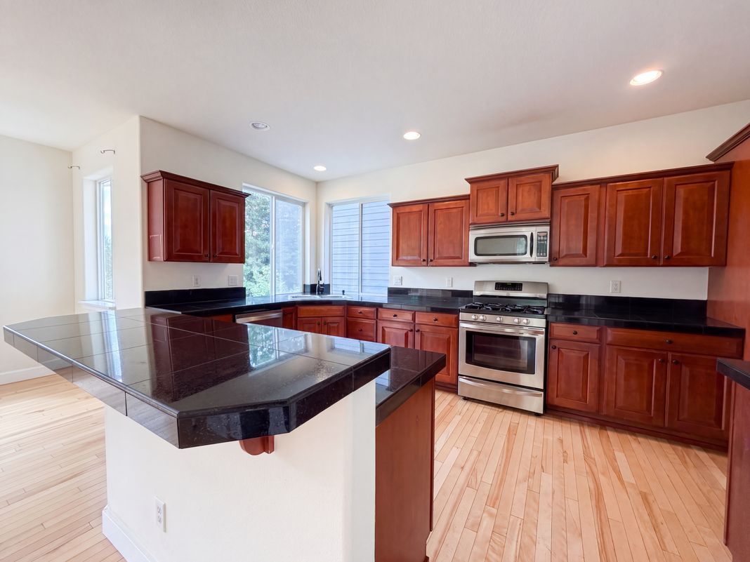 Property photo 2 of 12606 NW Larry Ct