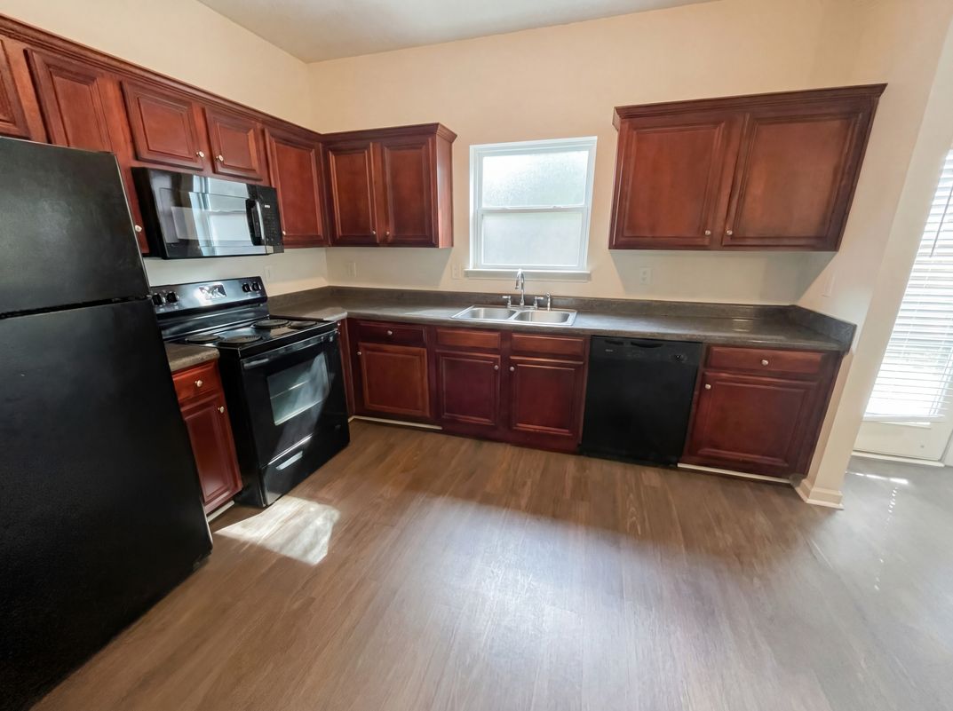 Property photo 2 of 1630 Tigris Ct
