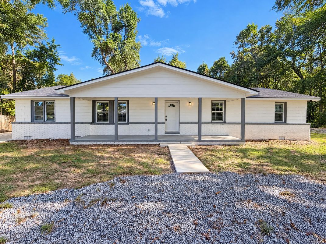 Property photo 1 of 1729 N Highway 17