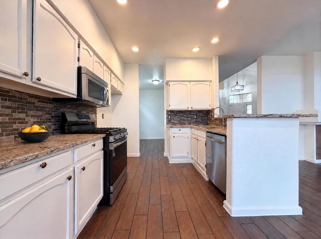 Property photo 2 of 7504 Holloran Ct