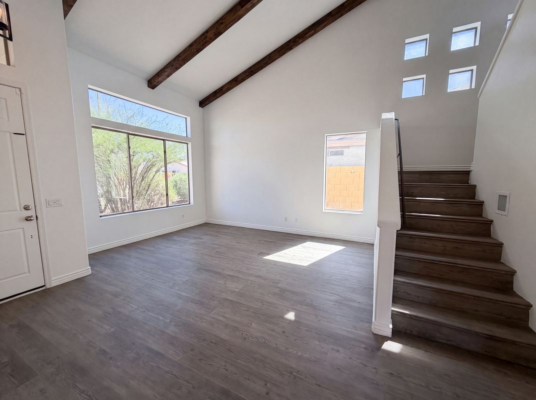 Photo 9 of 35 of 17645 W Hale Bopp Dr, Goodyear, AZ