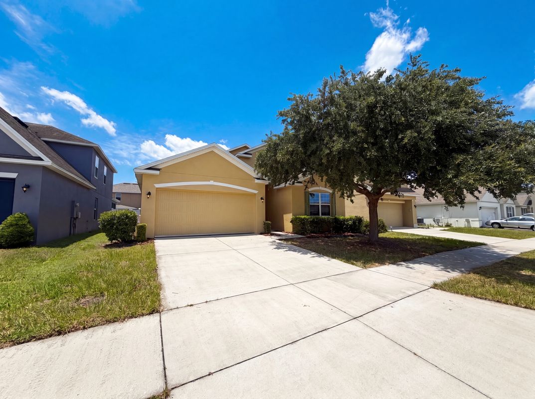 Photo 21 of 24 of 1048 Bethpage Rd, Auburndale, FL
