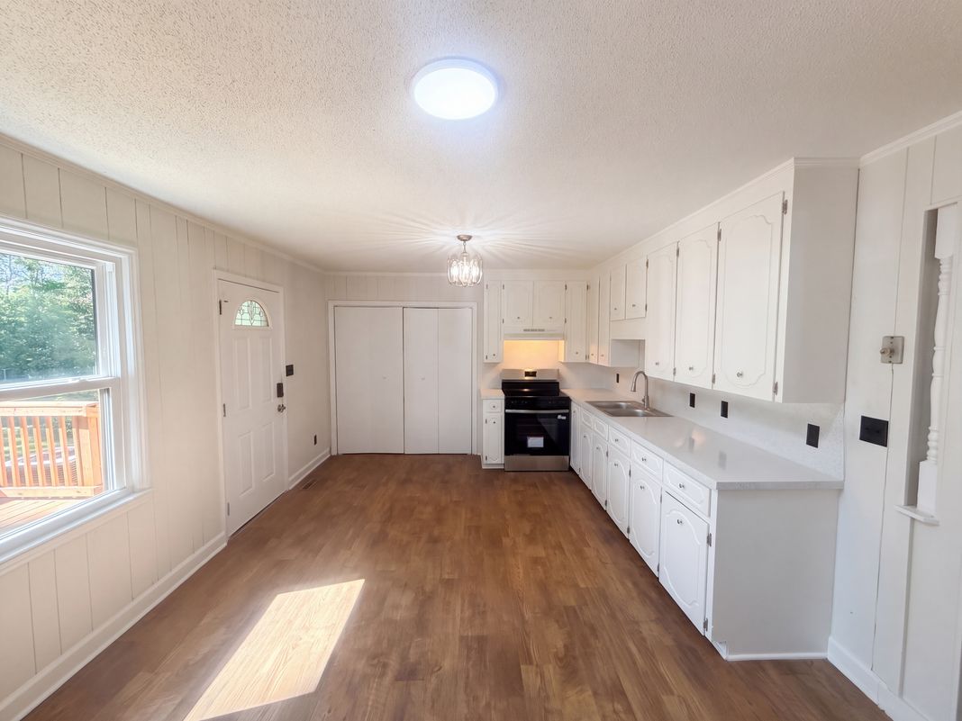 Property photo 2 of 231 Oakgrove Rd