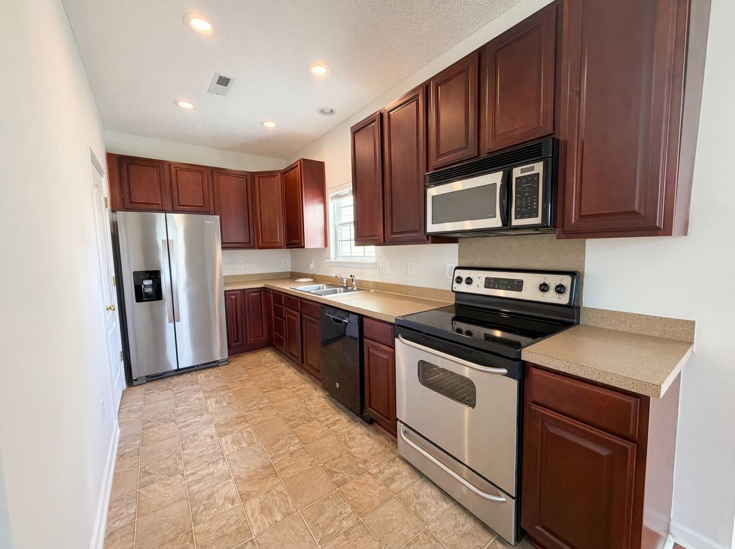 Property photo 2 of 147 Lake Jogassee Dr