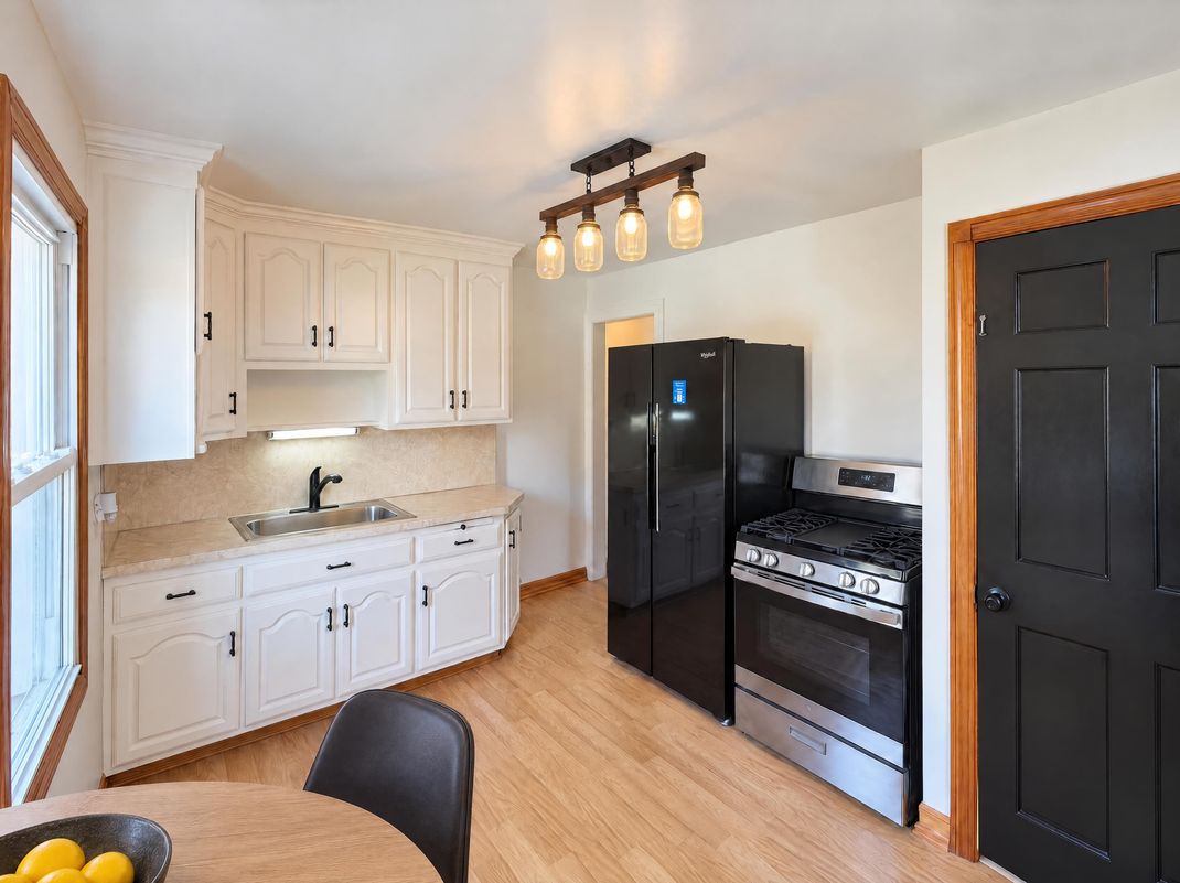 Property photo 2 of 2606 Grovewood Ave
