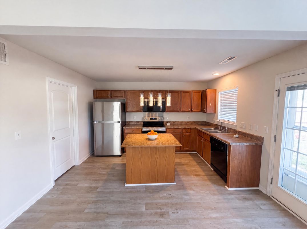 Property photo 2 of 4824 Yellow Locust Dr