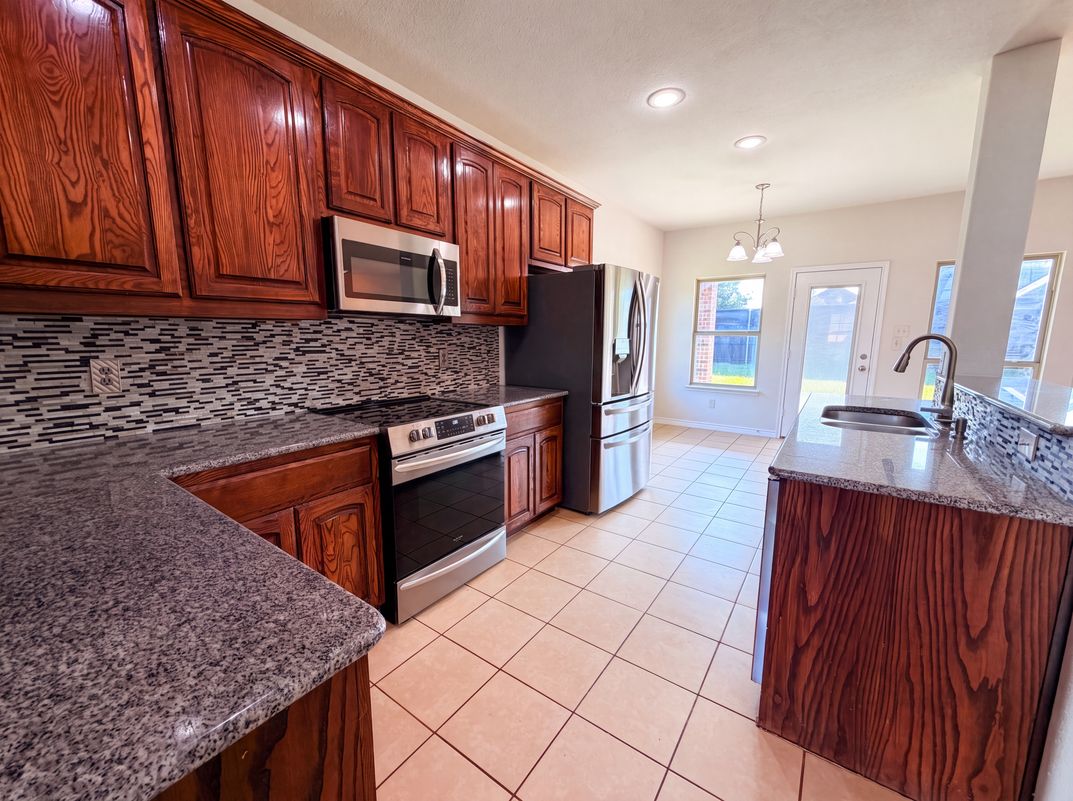 Photo 2 of 22 of 1217 Maverick Ln, Royse City, TX
