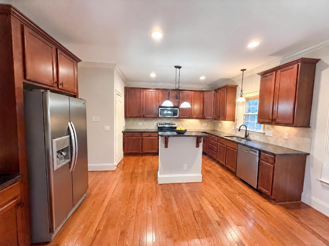 Property photo 3 of 101 Gillyweed Ct