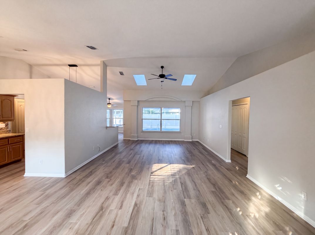 Property photo 3 of 431 Harbour Lights Dr