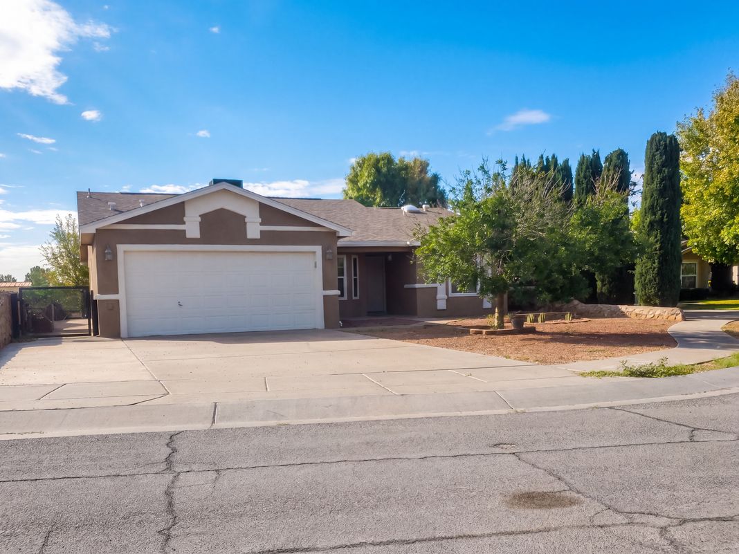 Property photo 1 of 1039 Aguilera Ct