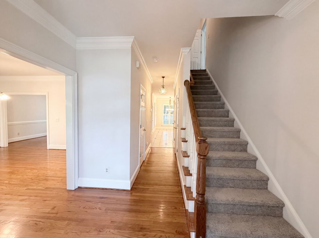 Photo 8 of 21 of 7906 Elphin Ct, Charlotte, NC