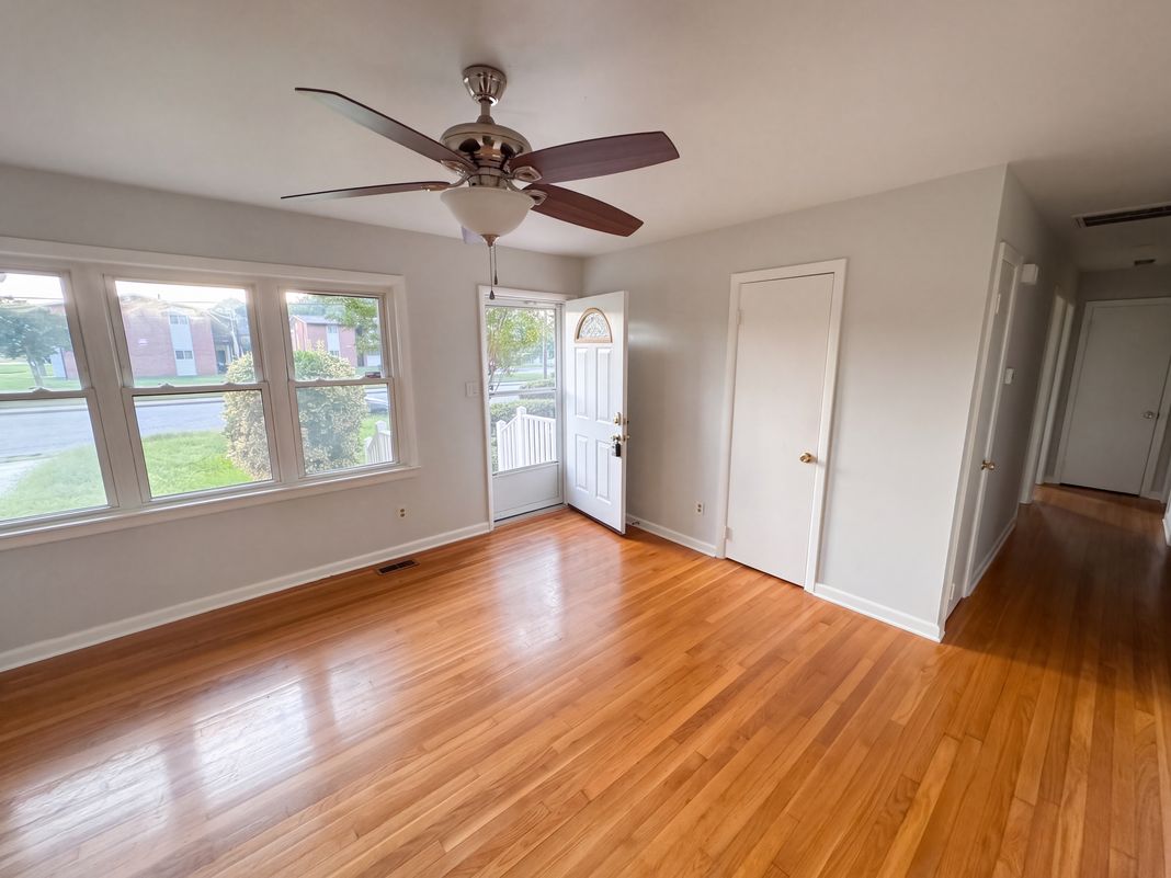 Property photo 3 of 885 Lucas Creek Rd